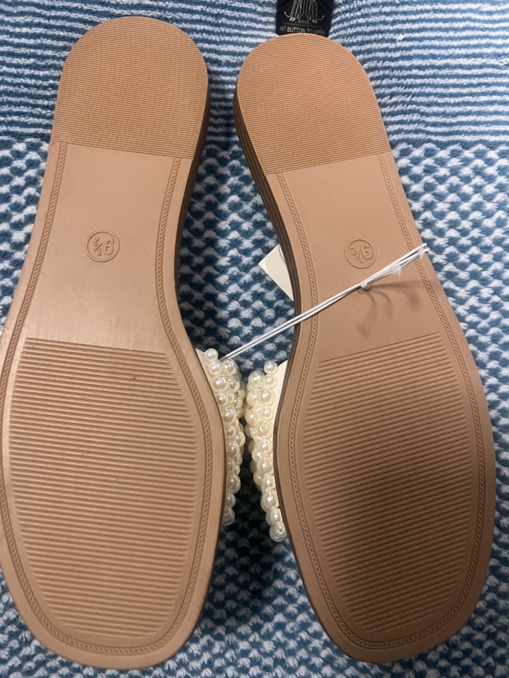 Pearl sandals